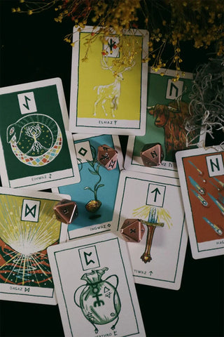 GREEN GLYPHS RUNES [INGLÉS]